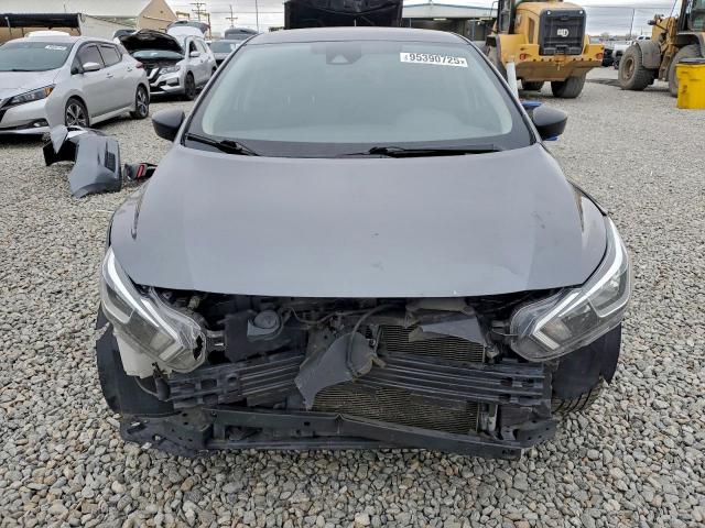 Nissan Versa S Image 3