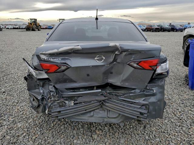 Nissan Versa S Image 6