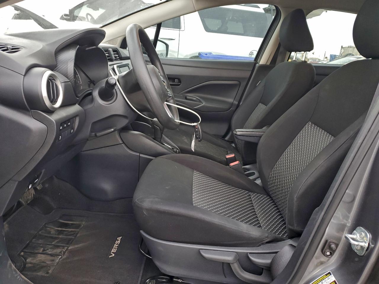 Nissan Versa S Image 7