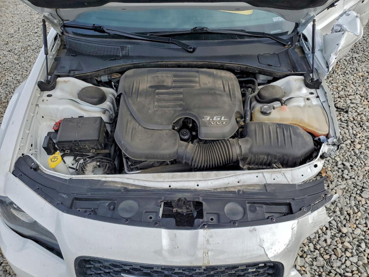 Chrysler 300 S Image 12