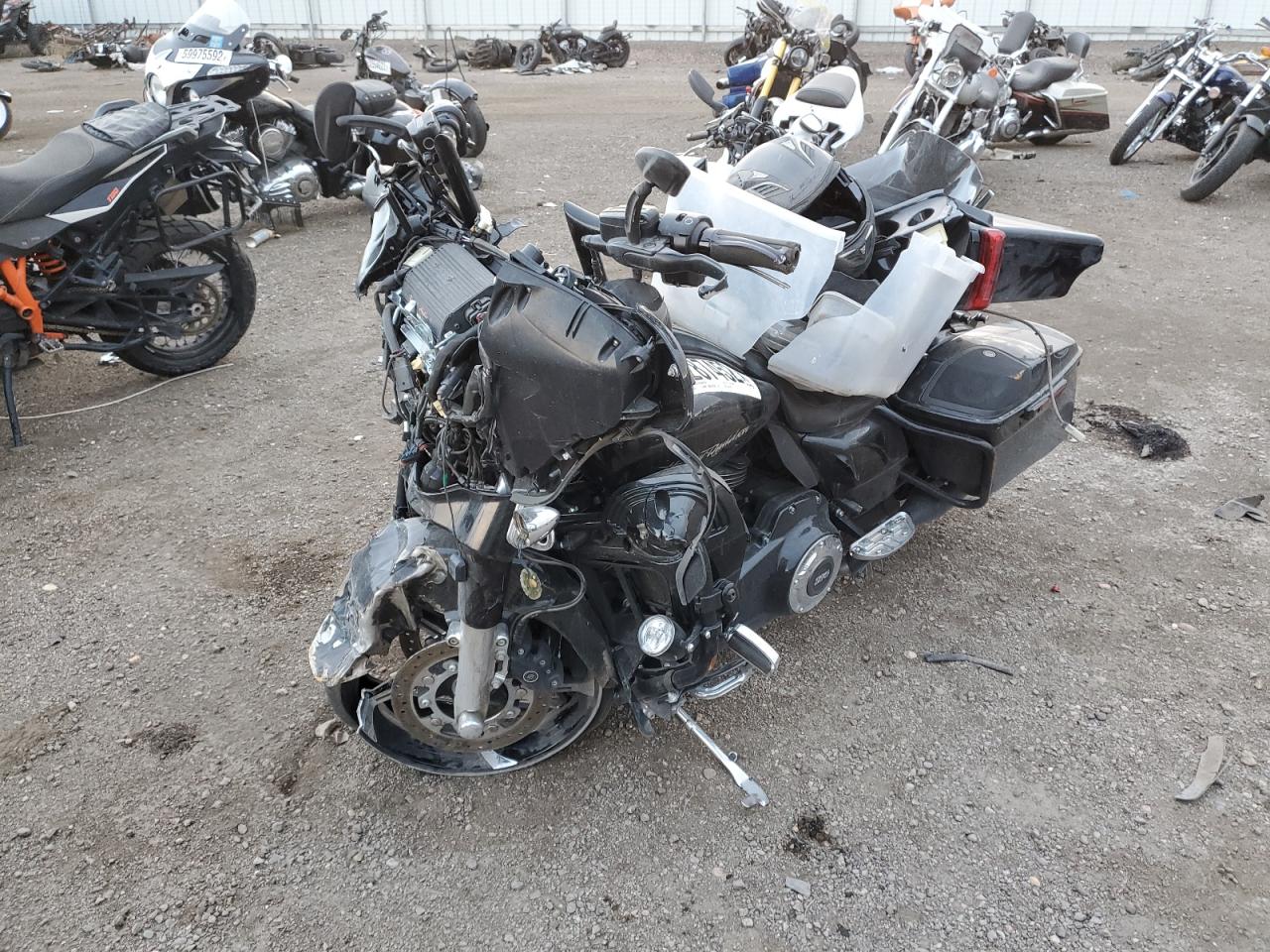 Harley-Davidson Fl Cvo Street Glide Image 2