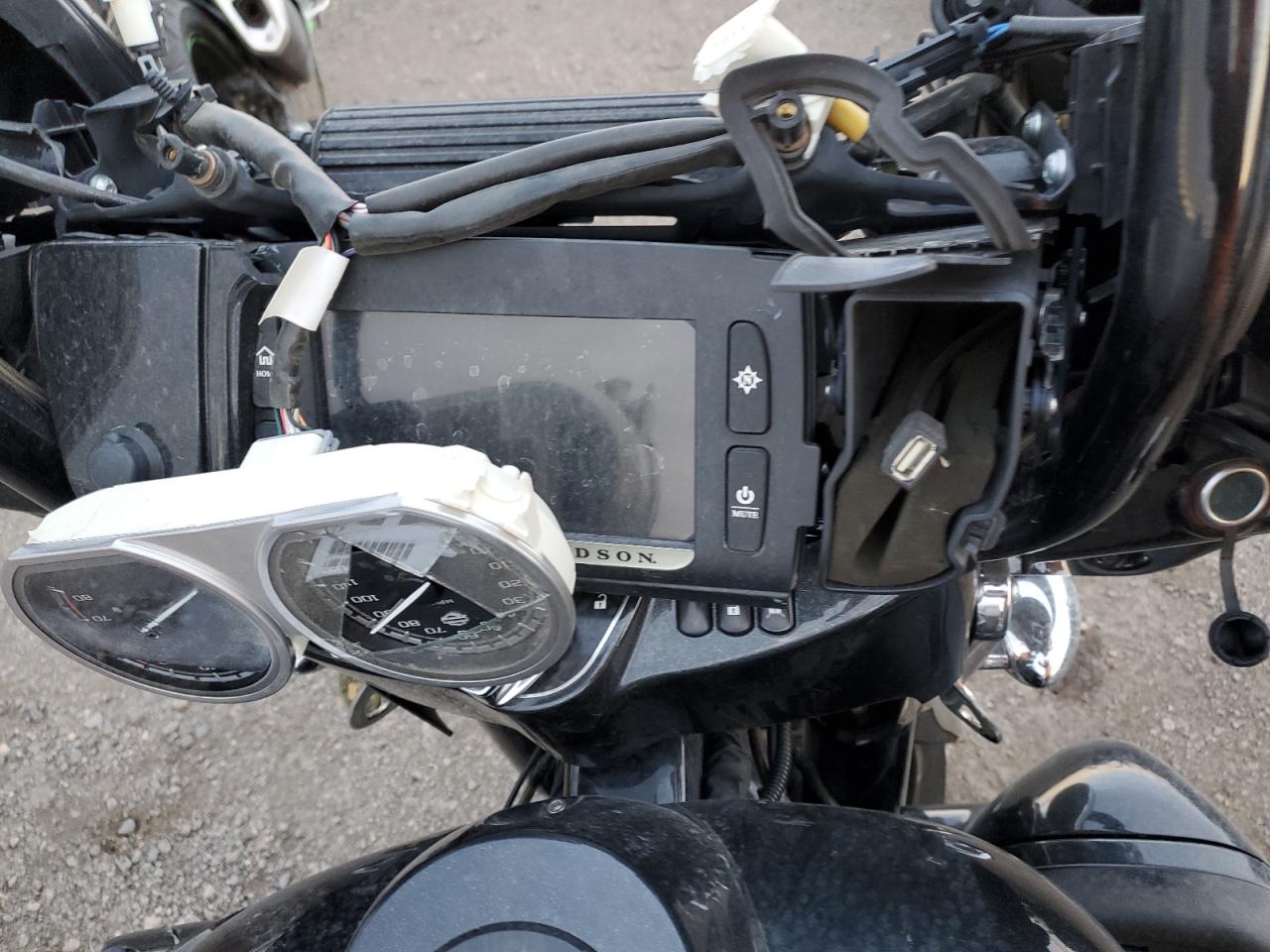 Harley-Davidson Fl Cvo Street Glide Image 4