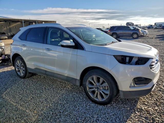 Ford Edge Titanium Image 3