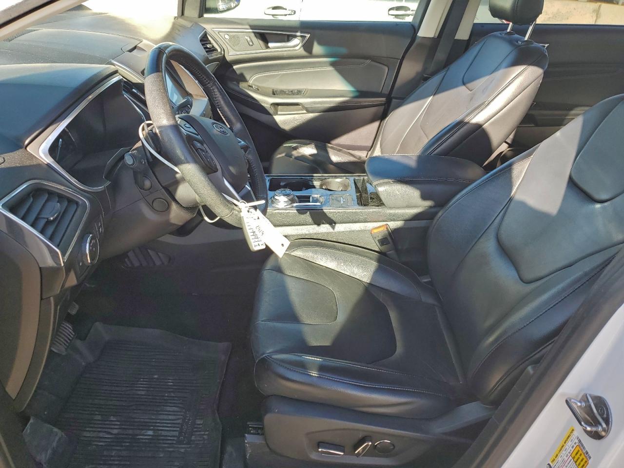 Ford Edge Titanium Image 10