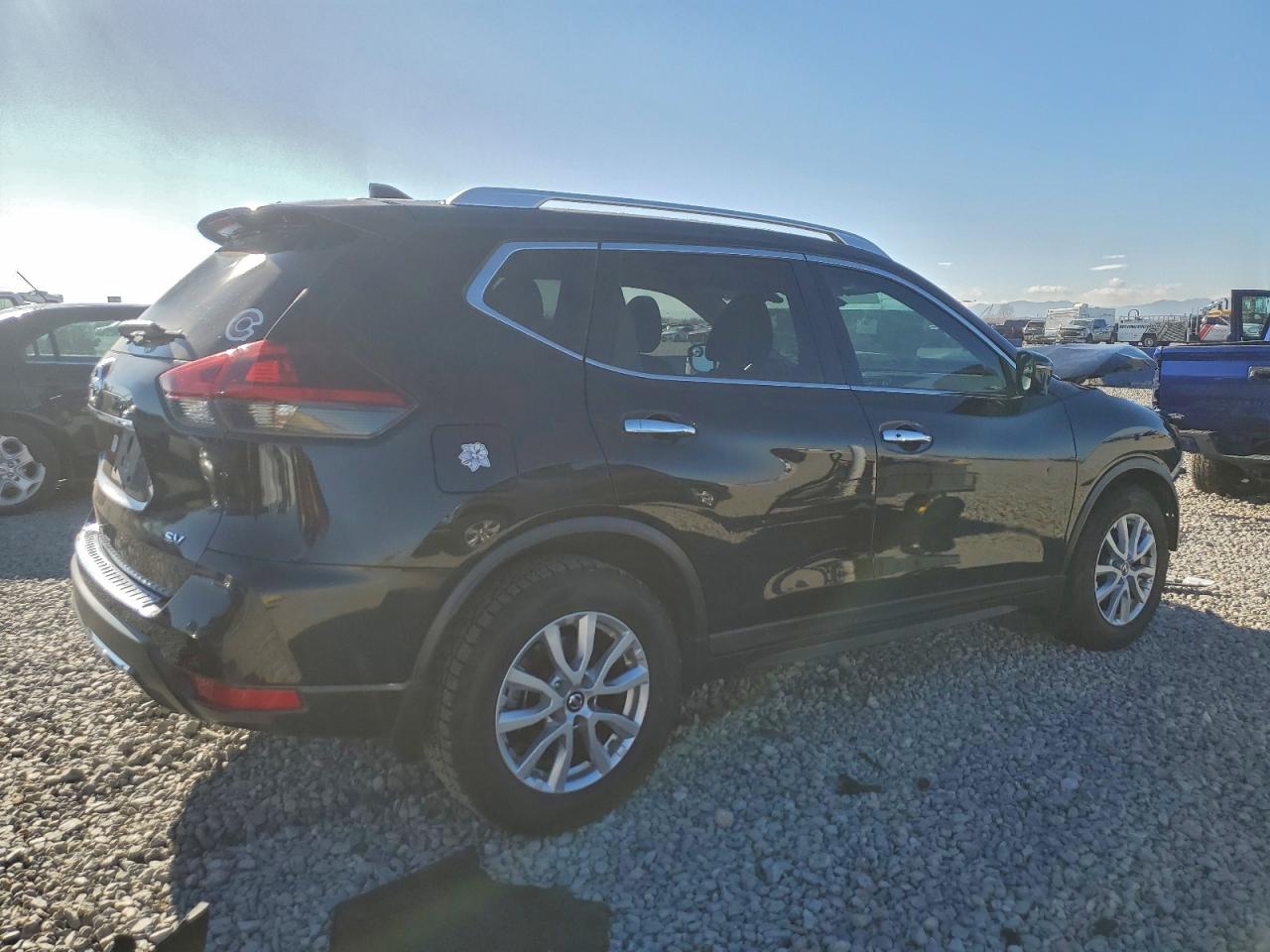 Nissan Rogue S Image 3