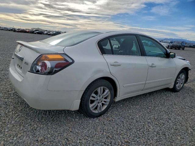 Nissan Altima Base Image 2