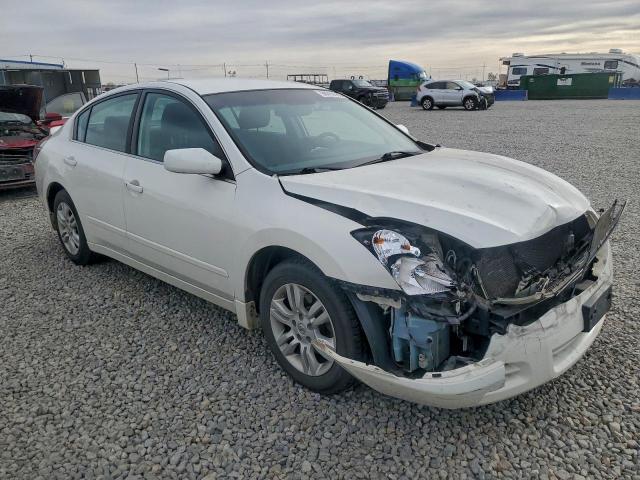 Nissan Altima Base Image 4