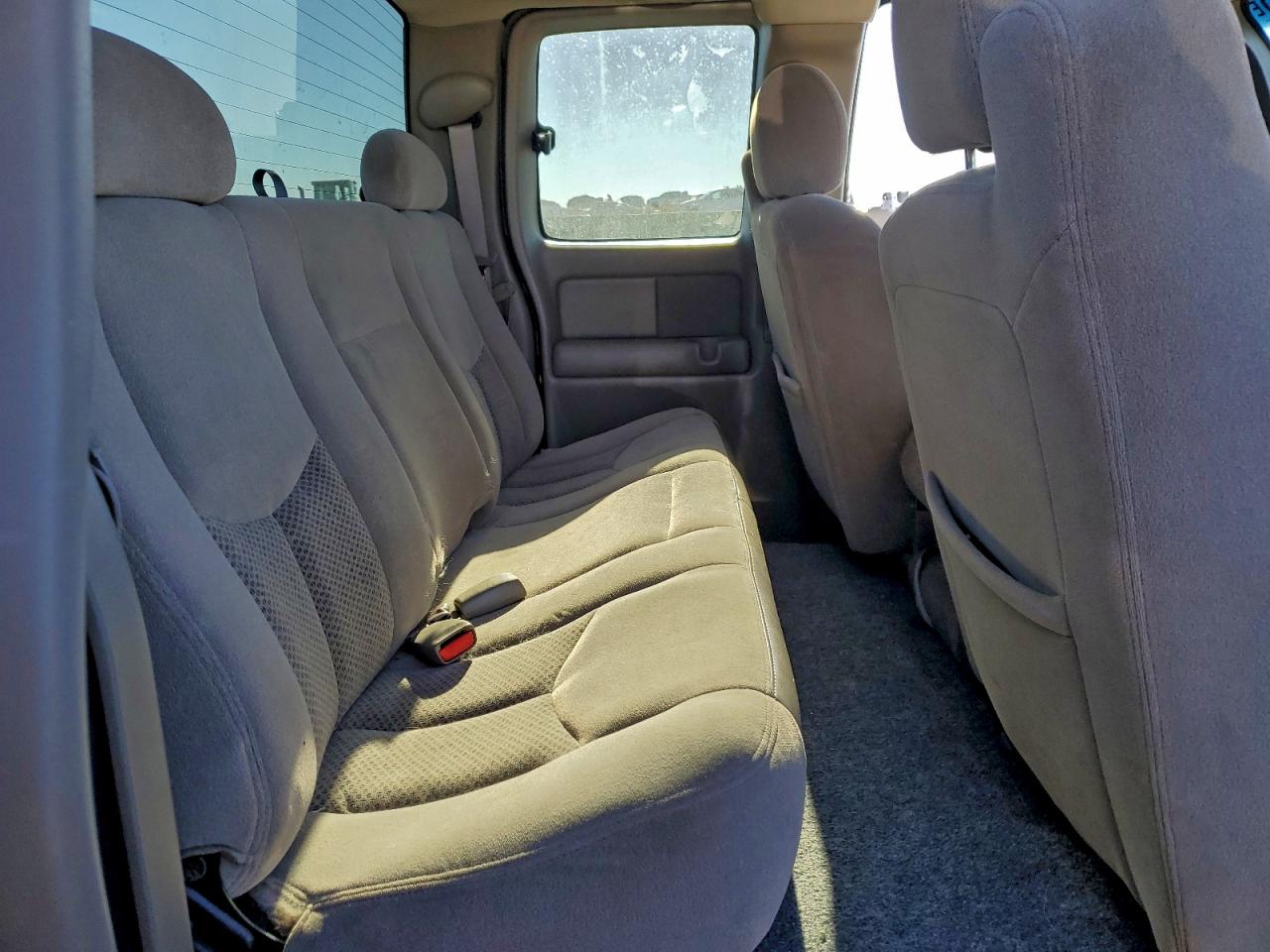 Chevrolet Silverado K1500 Image 11