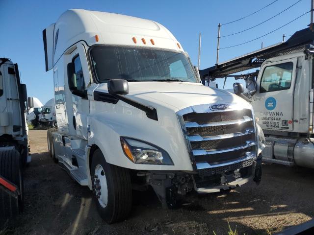  Salvage Freightliner Cascadia 1