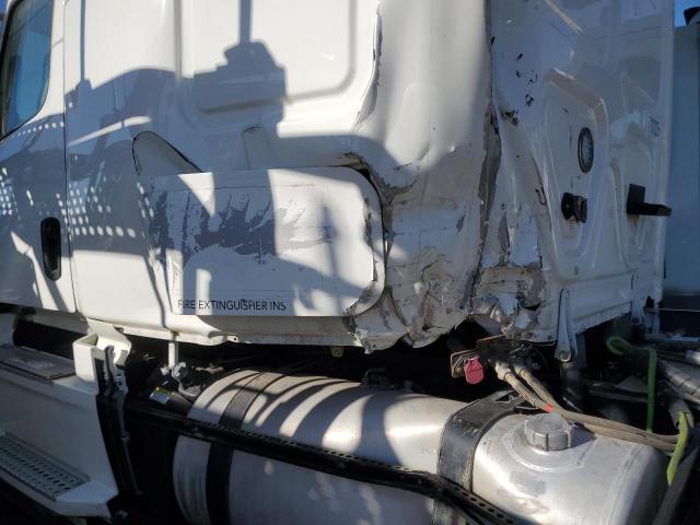 Freightliner Cascadia 1 Image 8