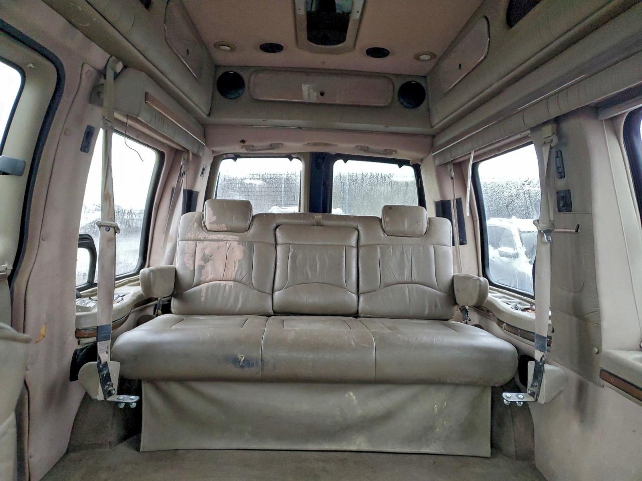 GMC Savana Rv G1500 Image 11
