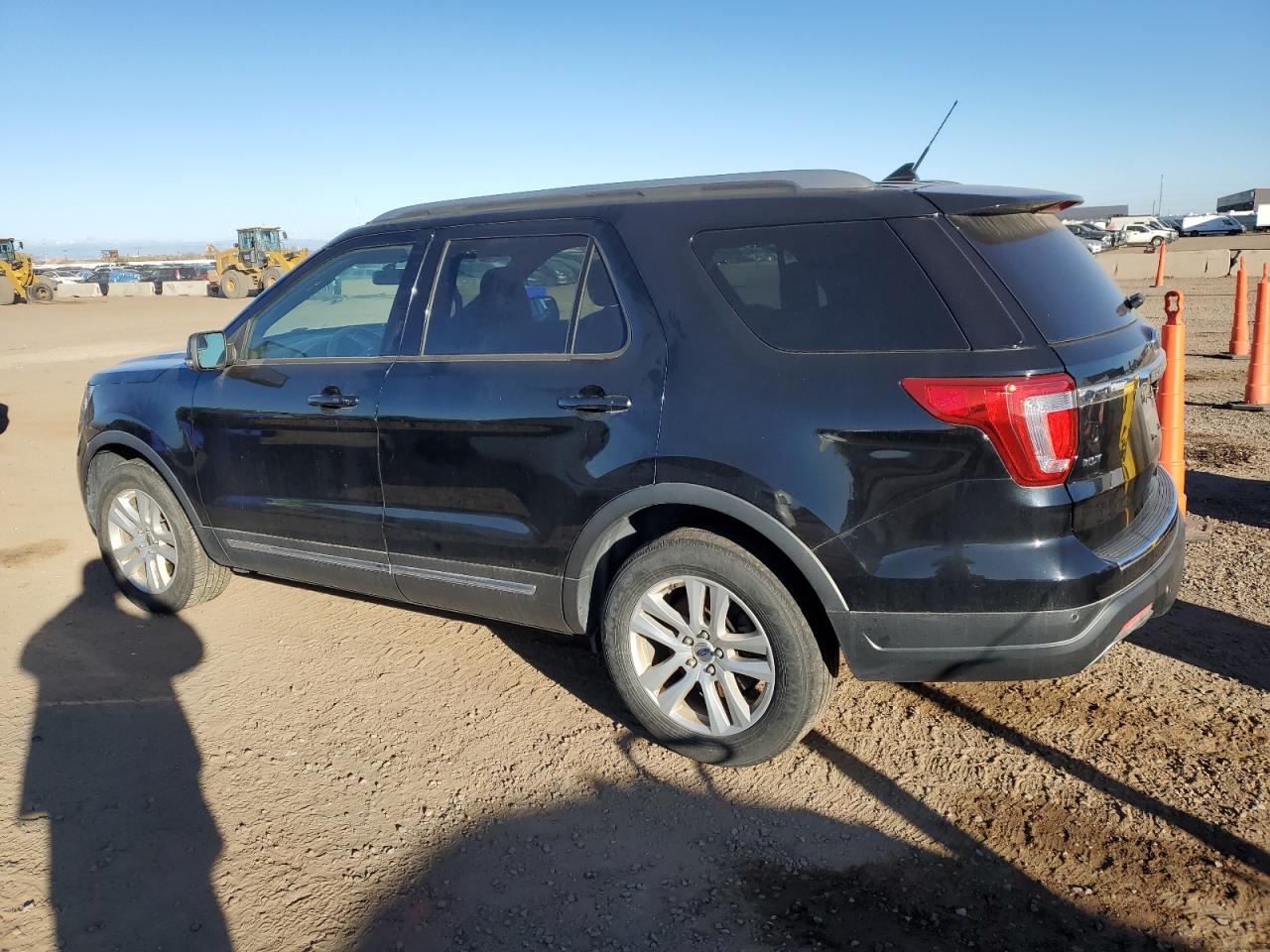 Ford Explorer Xlt Image 3