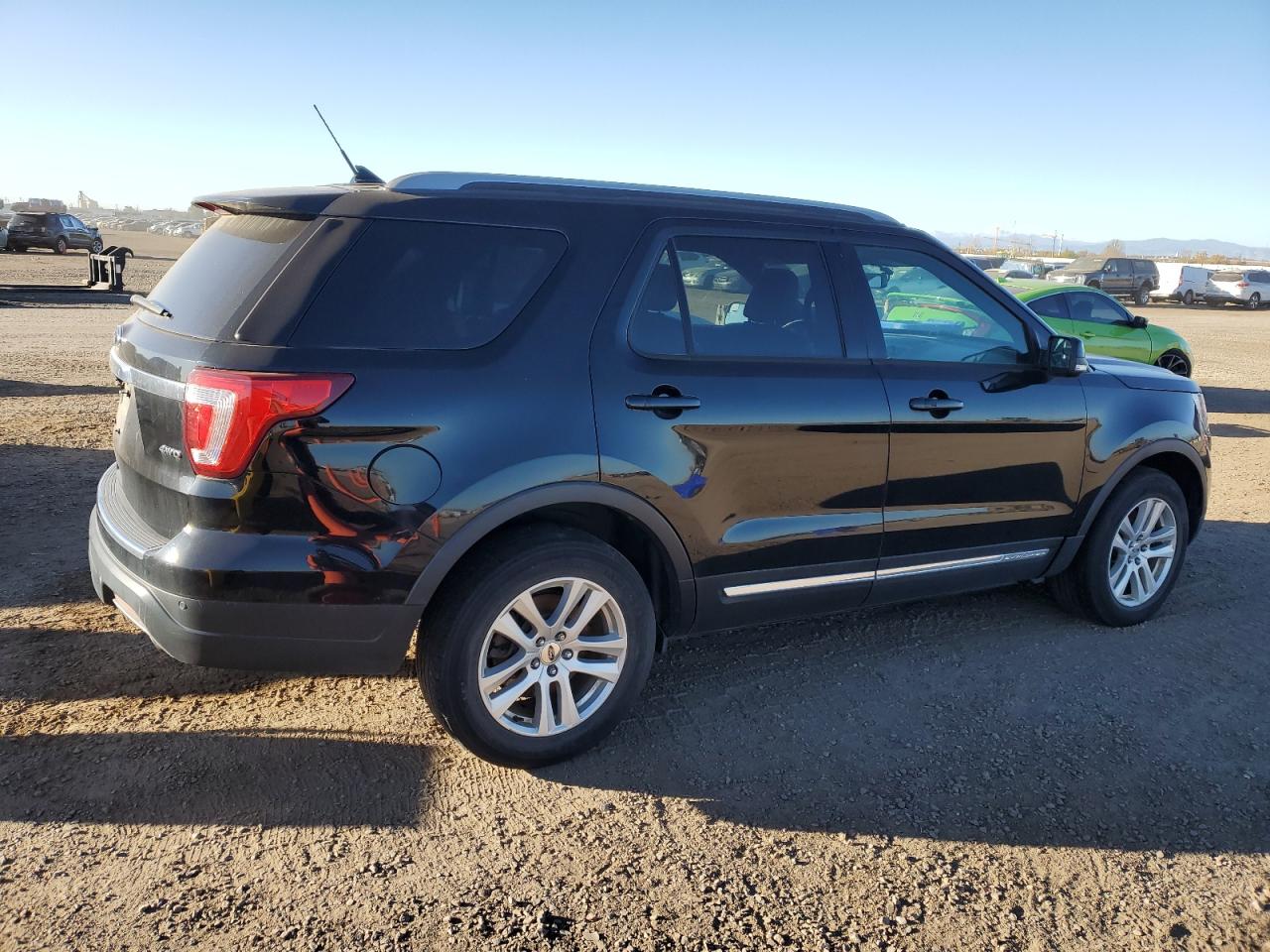 Ford Explorer Xlt Image 2