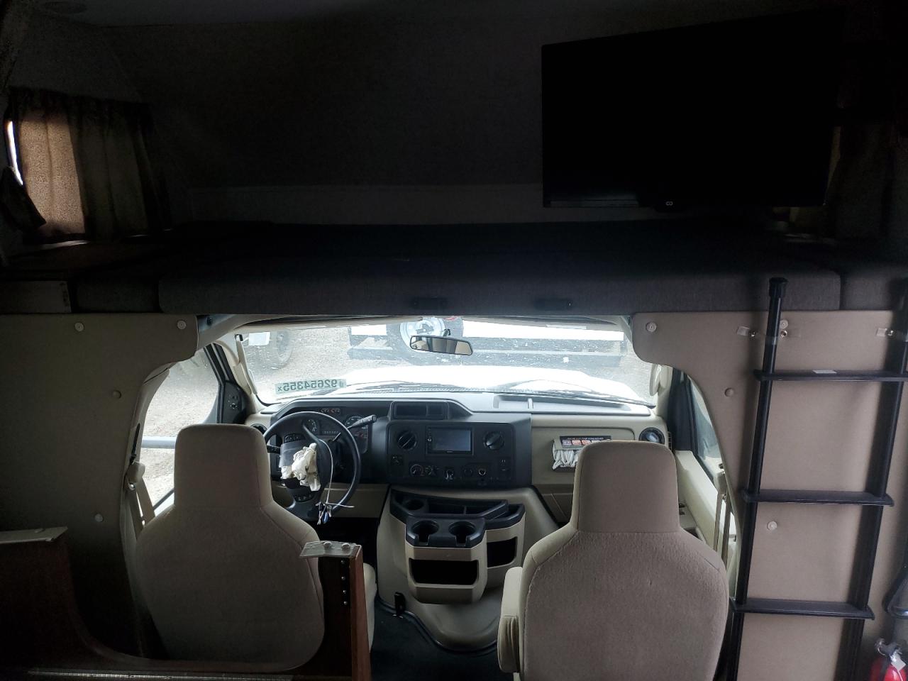 Frrv 22 E450 Super Duty Cutaway Van Image 4