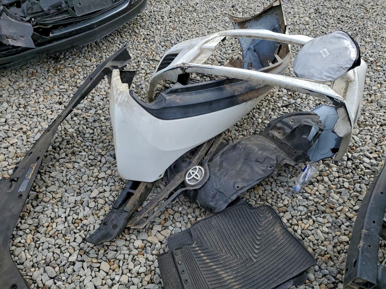 Toyota Corolla L Image 10