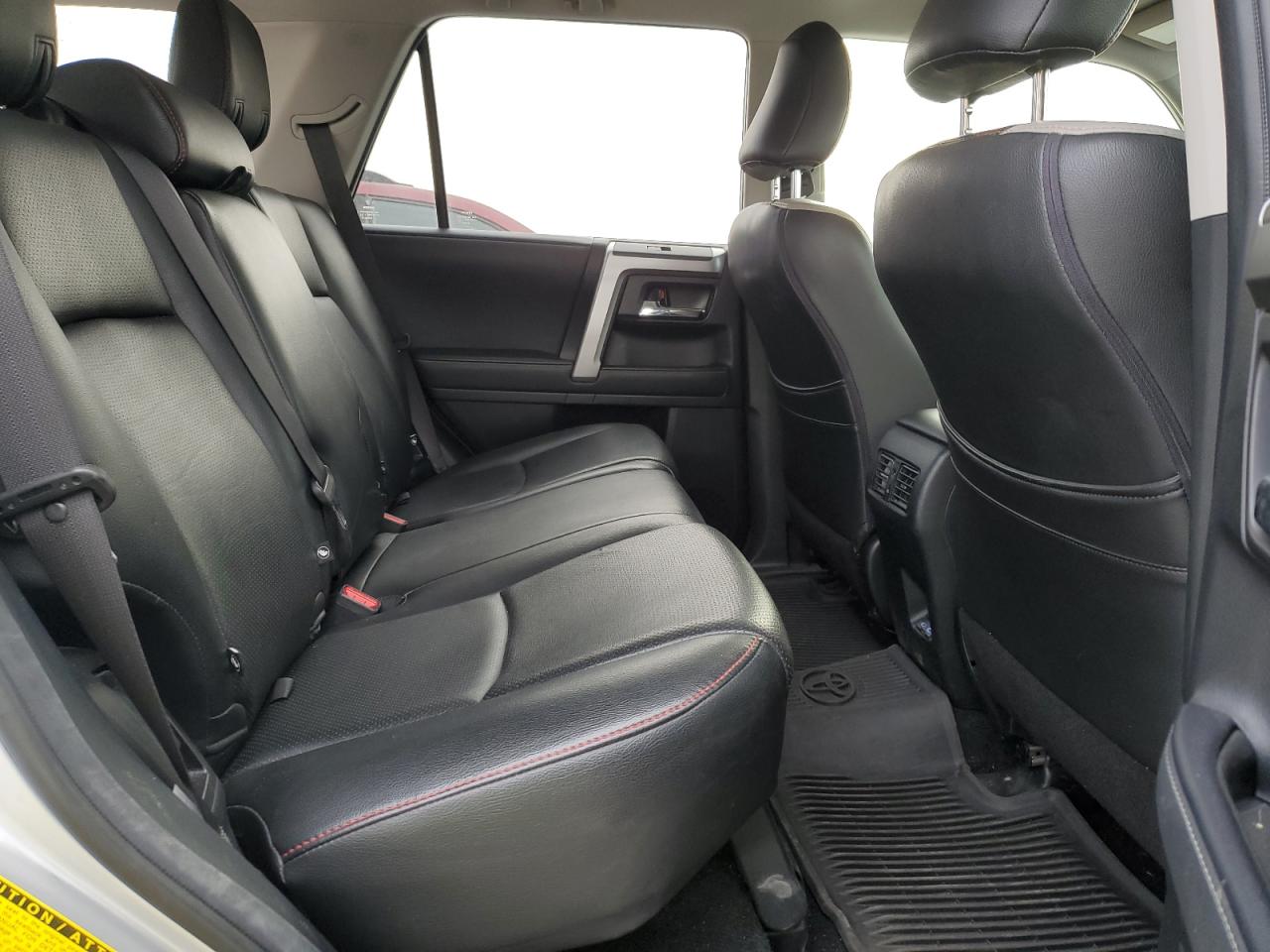 Toyota 4Runner Se Image 9