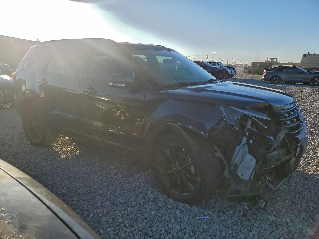 Ford Explorer Xlt Image 2