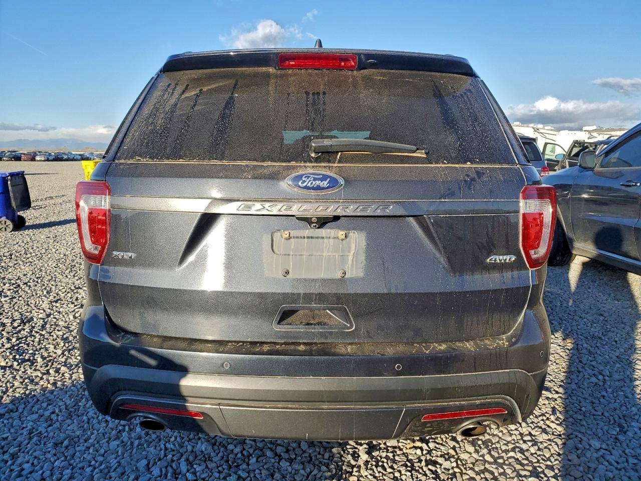 Ford Explorer Xlt Image 3