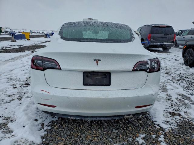 Tesla Model 3 Image 7