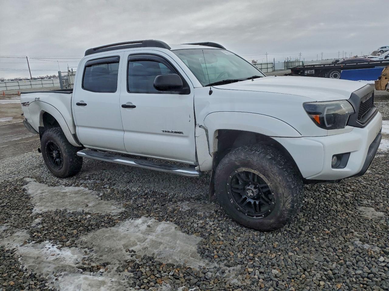 Toyota Tacoma Double Cab Image 2