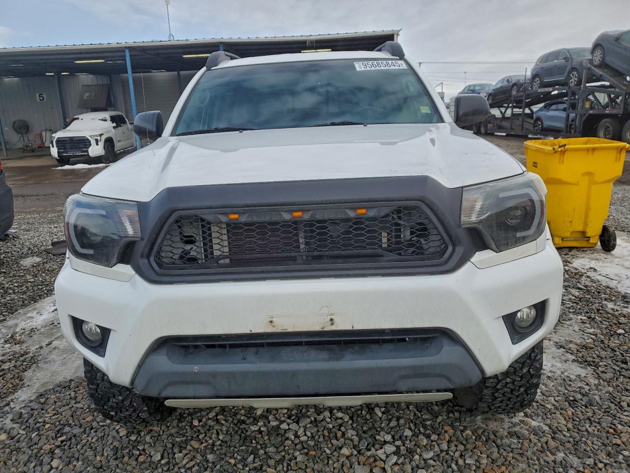 Toyota Tacoma Double Cab Image 12