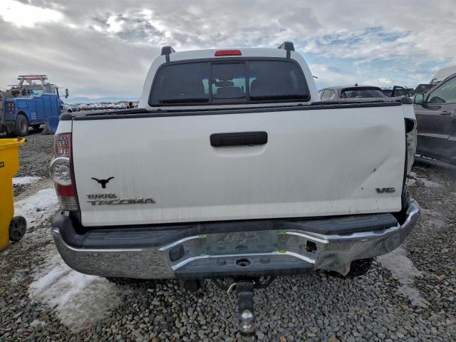 Toyota Tacoma Double Cab Image 8