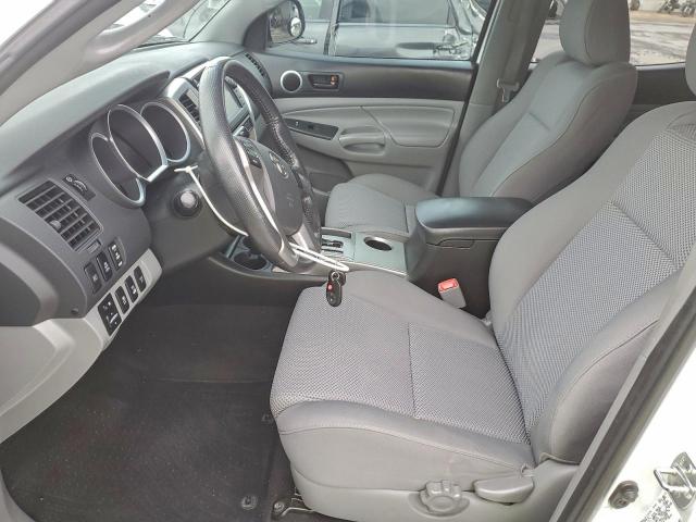 Toyota Tacoma Double Cab Image 3