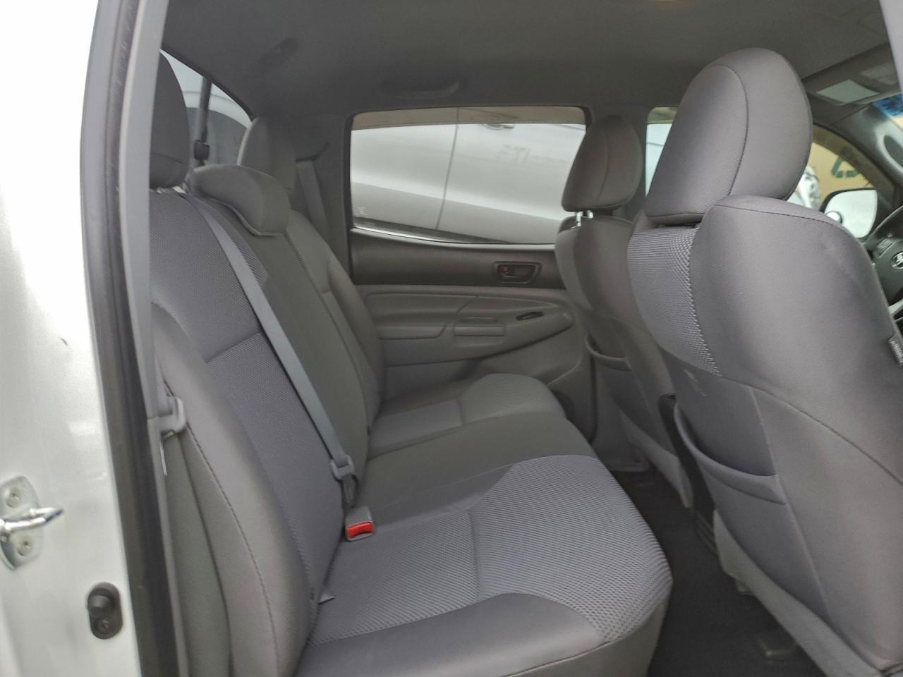 Toyota Tacoma Double Cab Image 9