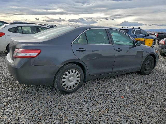 Toyota Camry Base Image 8