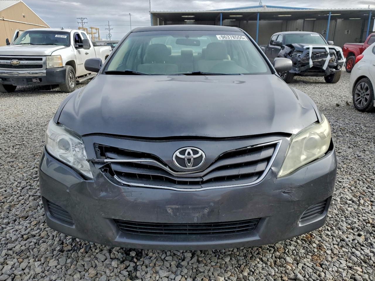 Toyota Camry Base Image 12