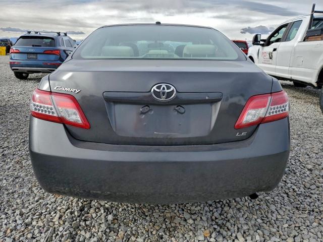 Toyota Camry Base Image 9