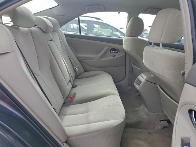 Toyota Camry Base Image 2