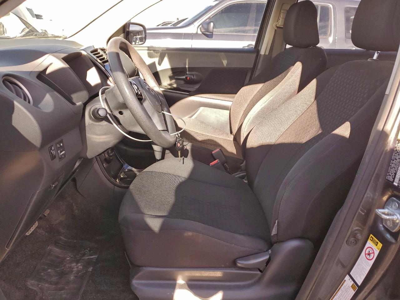 Toyota Scion Image 8