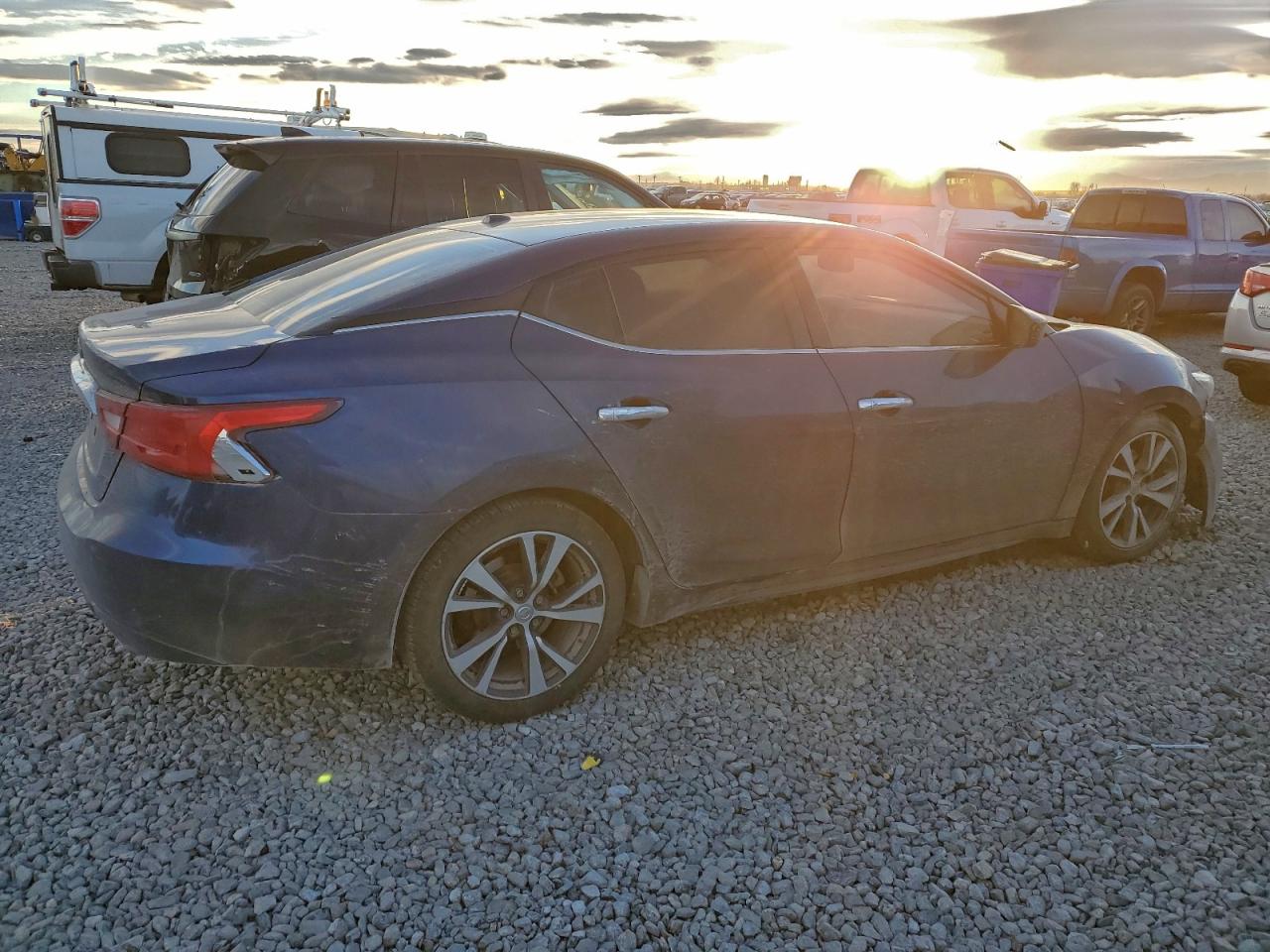 Nissan Maxima 3.5s Image 3