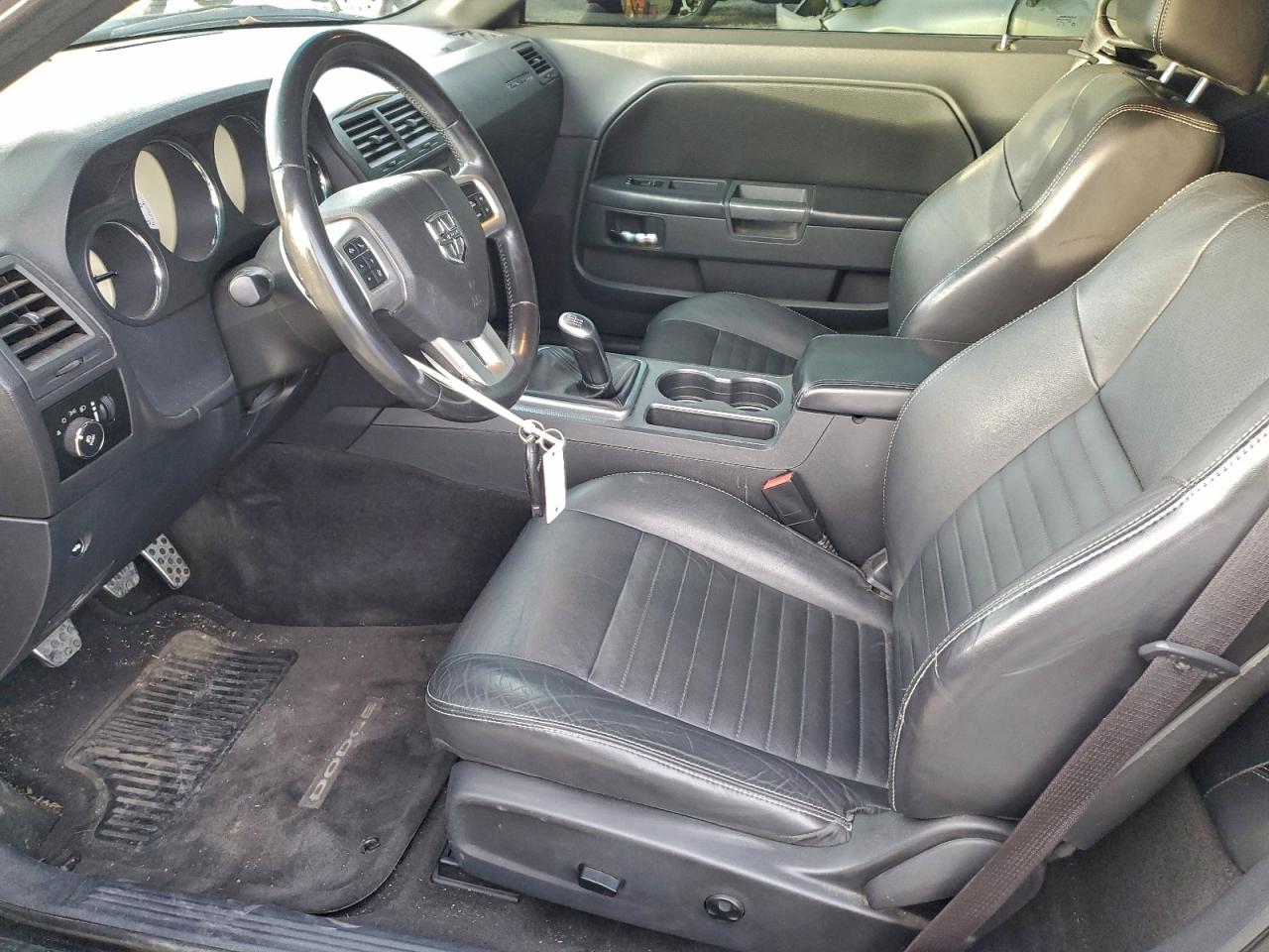 Dodge Challenger R/t Image 11