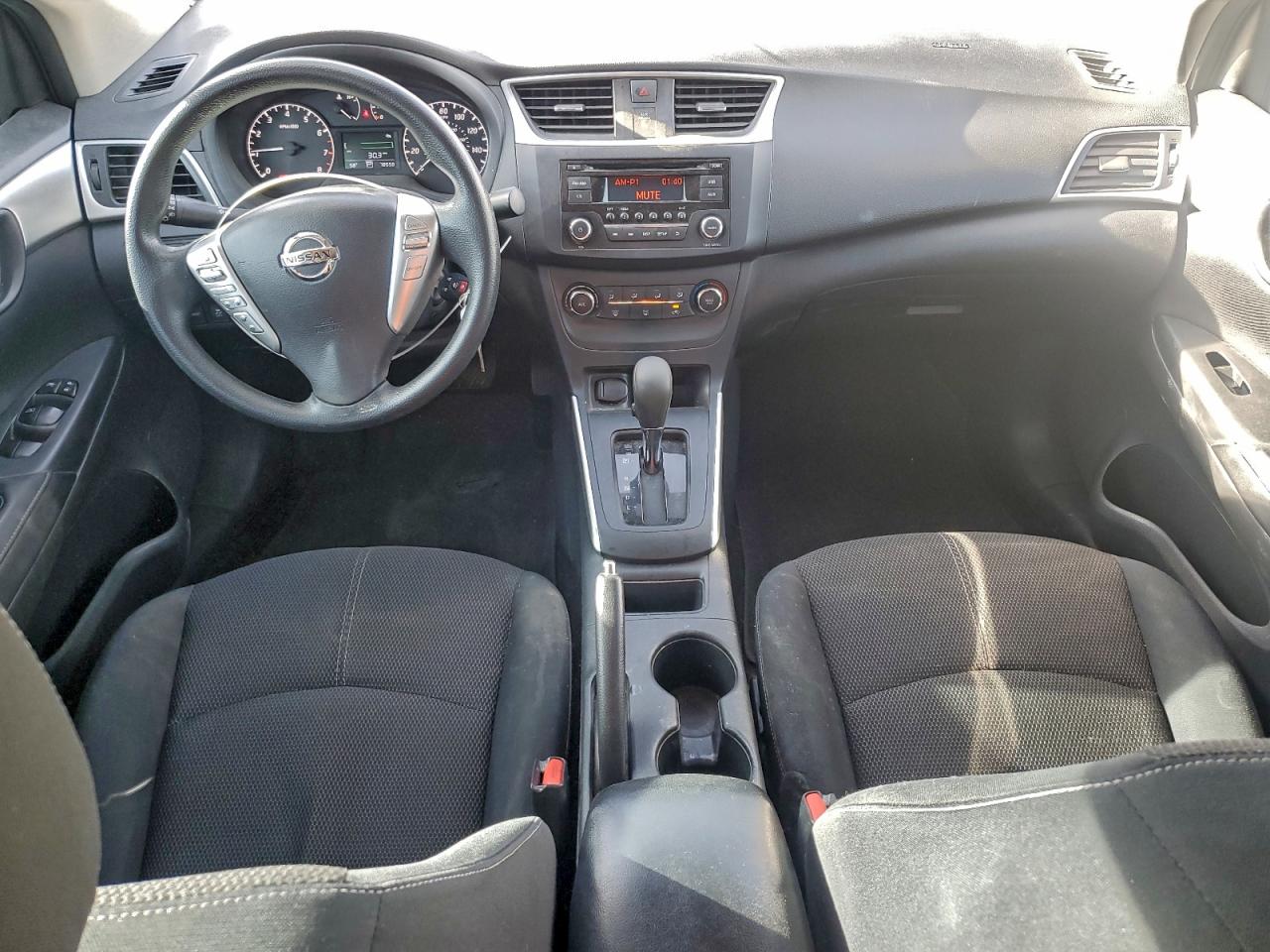 Nissan Sentra S Image 8