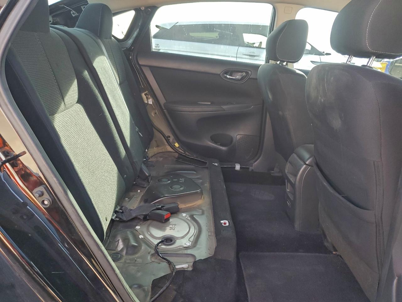 Nissan Sentra S Image 11