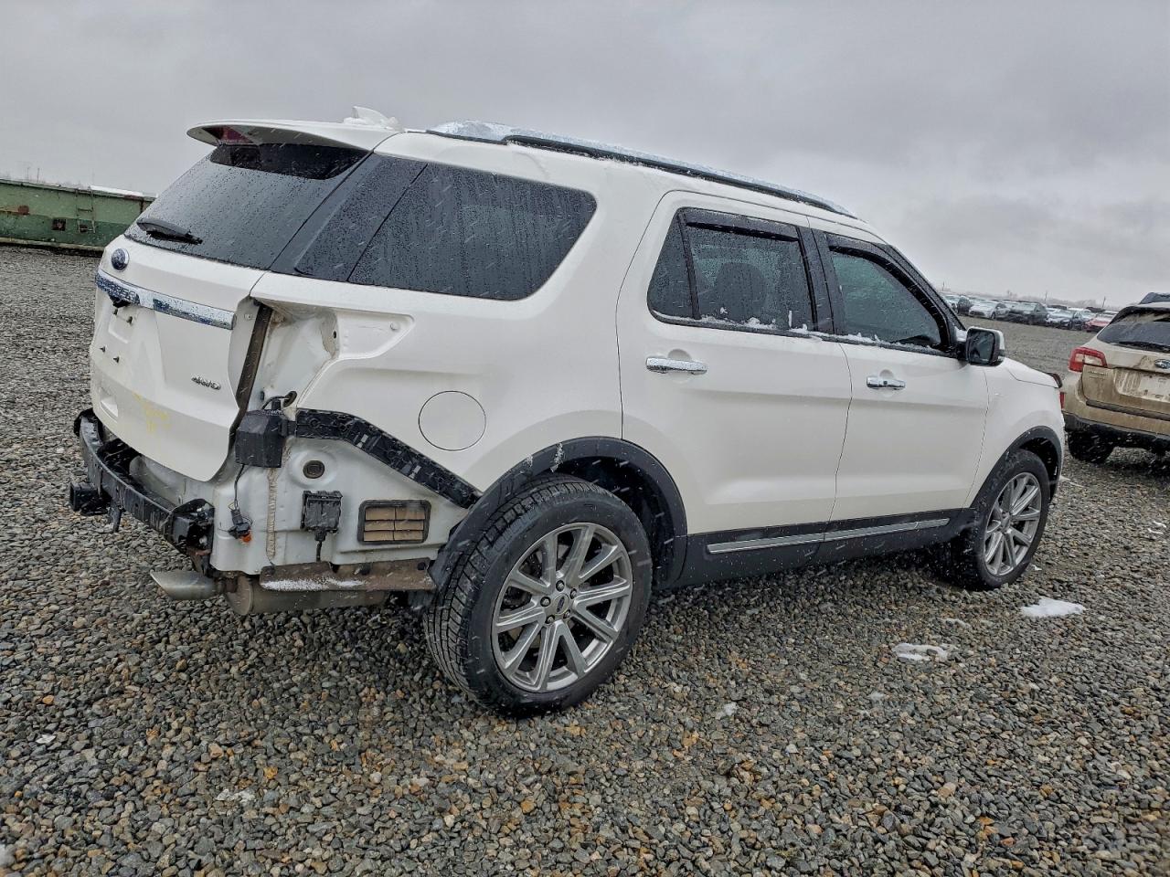 Ford Explorer Limited Image 5