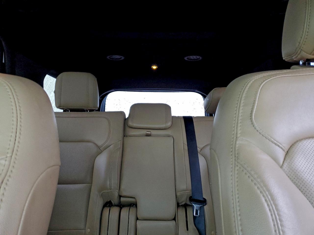 Ford Explorer Limited Image 14