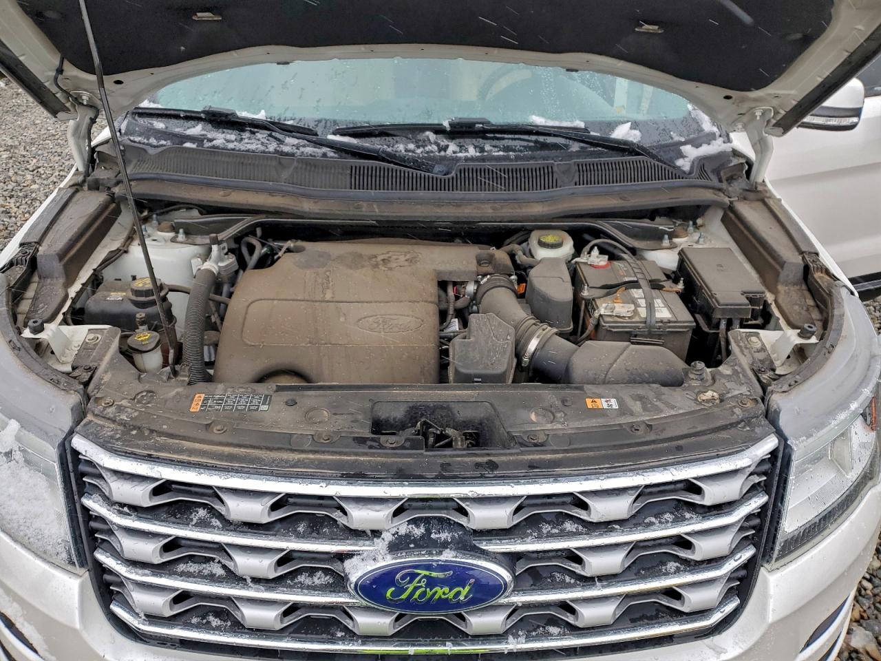 Ford Explorer Limited Image 6