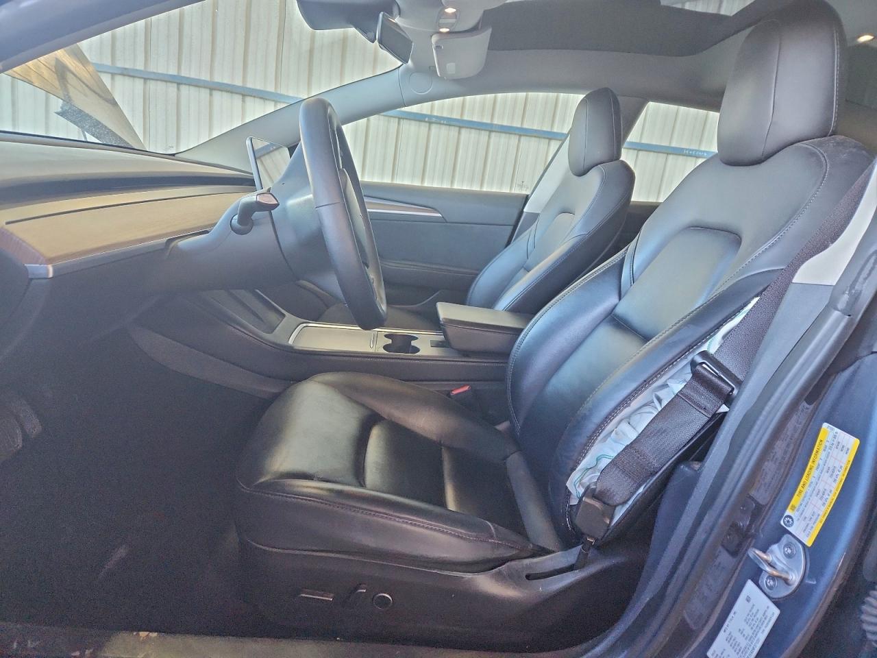 Tesla Model 3 Image 12