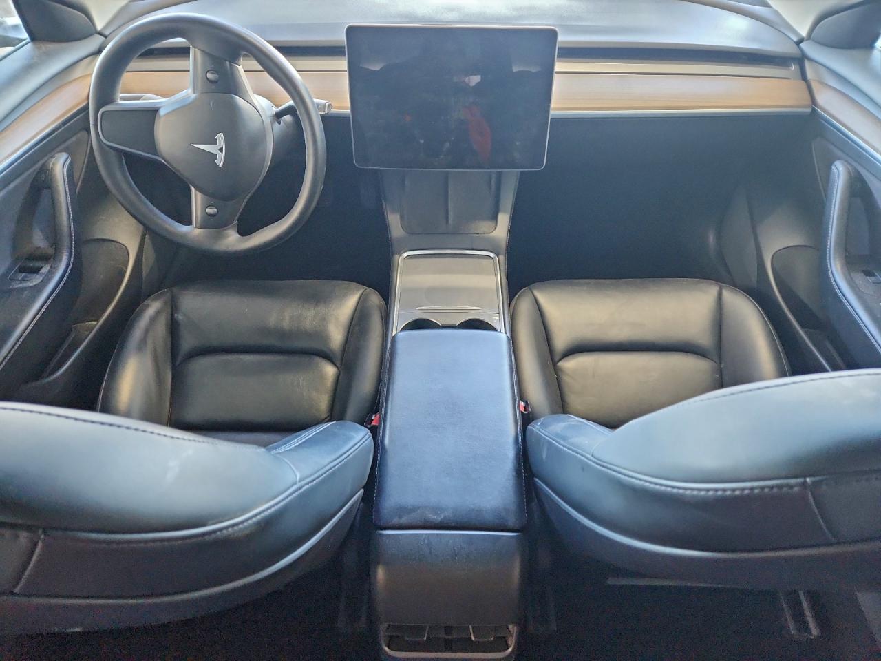 Tesla Model 3 Image 6