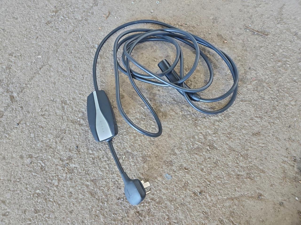 Tesla Model 3 Image 4