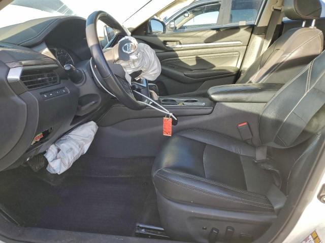 Nissan Altima Platinum Image 4