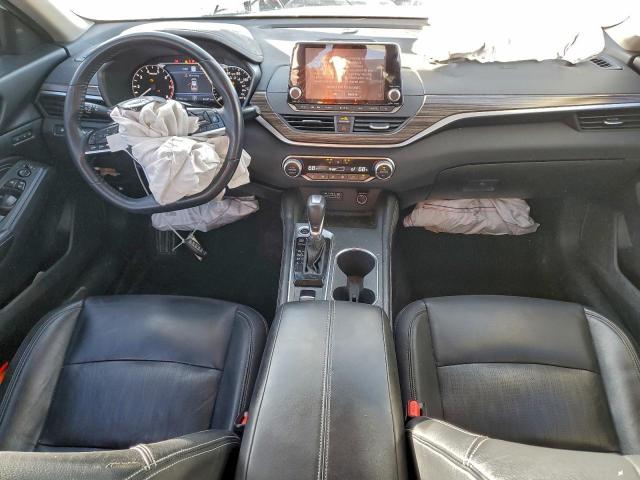 Nissan Altima Platinum Image 6