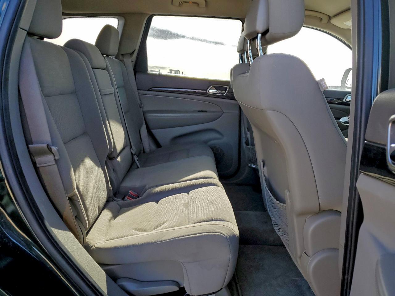 Jeep Grand Cherokee Laredo Image 11