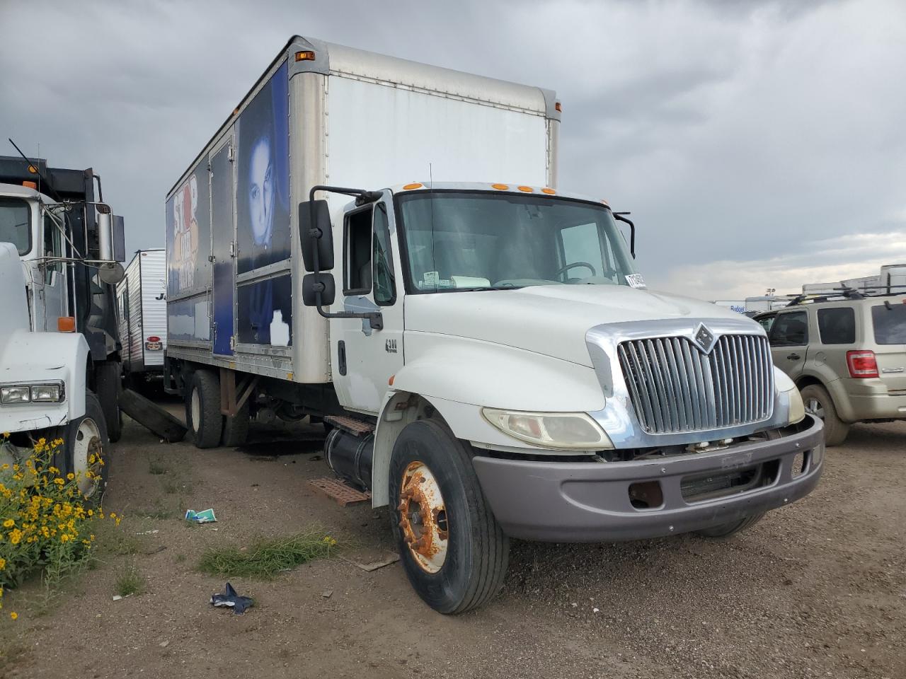 International 4300 4300 Image 1