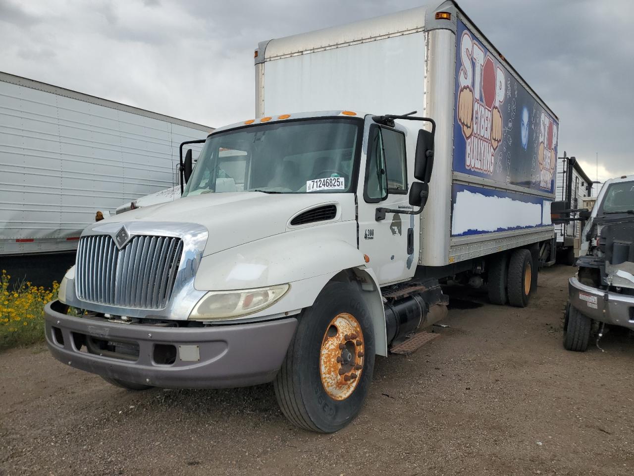 International 4300 4300 Image 3