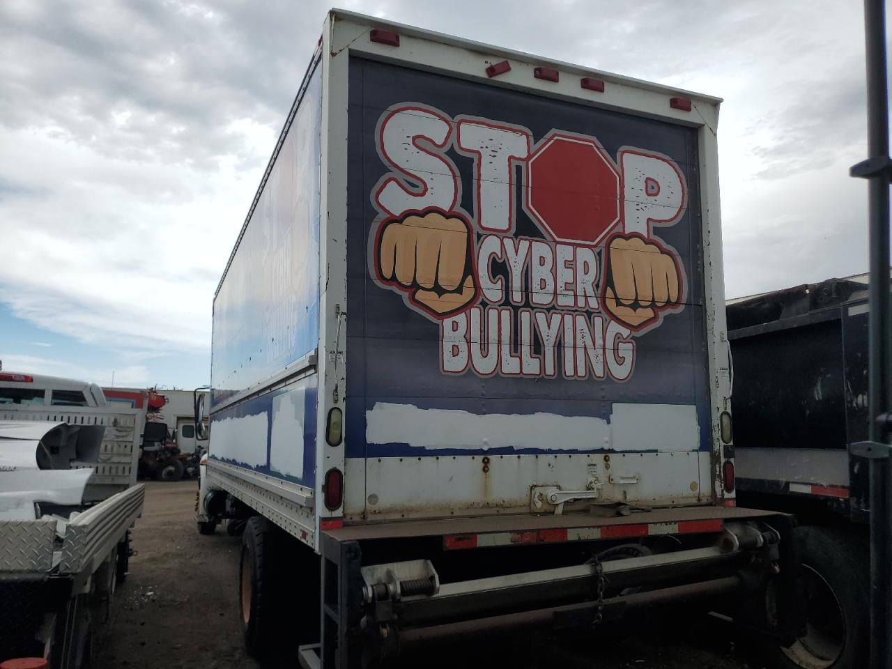 International 4300 4300 Image 2