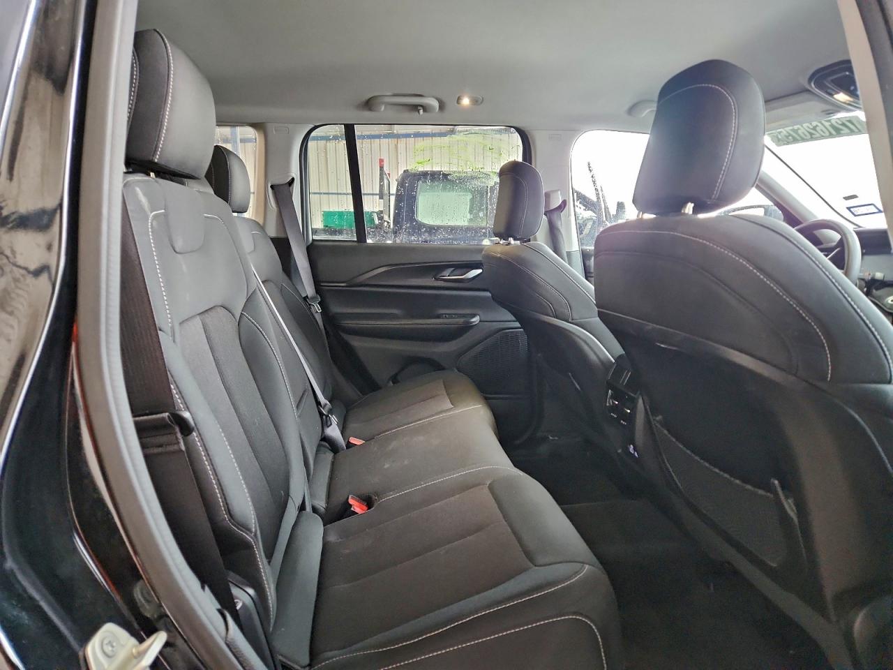 Jeep Grand Cherokee Laredo Image 8